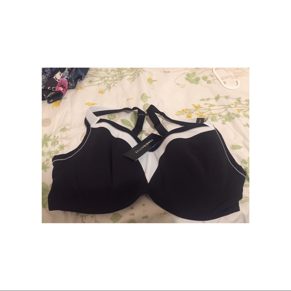 SALE !!! Torrid Sports Bra with underwire